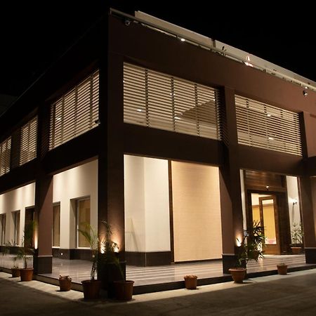 Hotel Rajhans Abhinandan Bhopal Exteriör bild