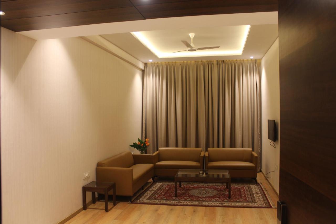 Hotel Rajhans Abhinandan Bhopal Exteriör bild