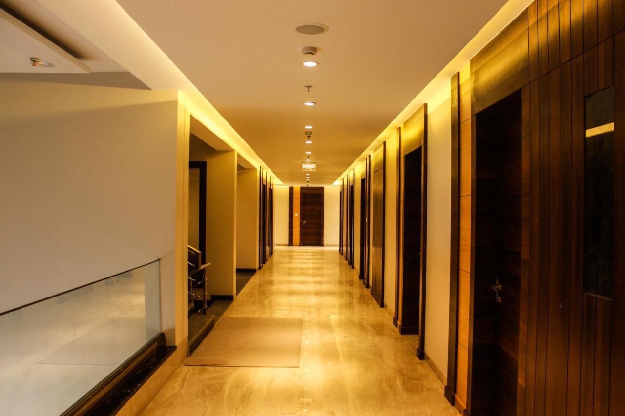 Hotel Rajhans Abhinandan Bhopal Exteriör bild