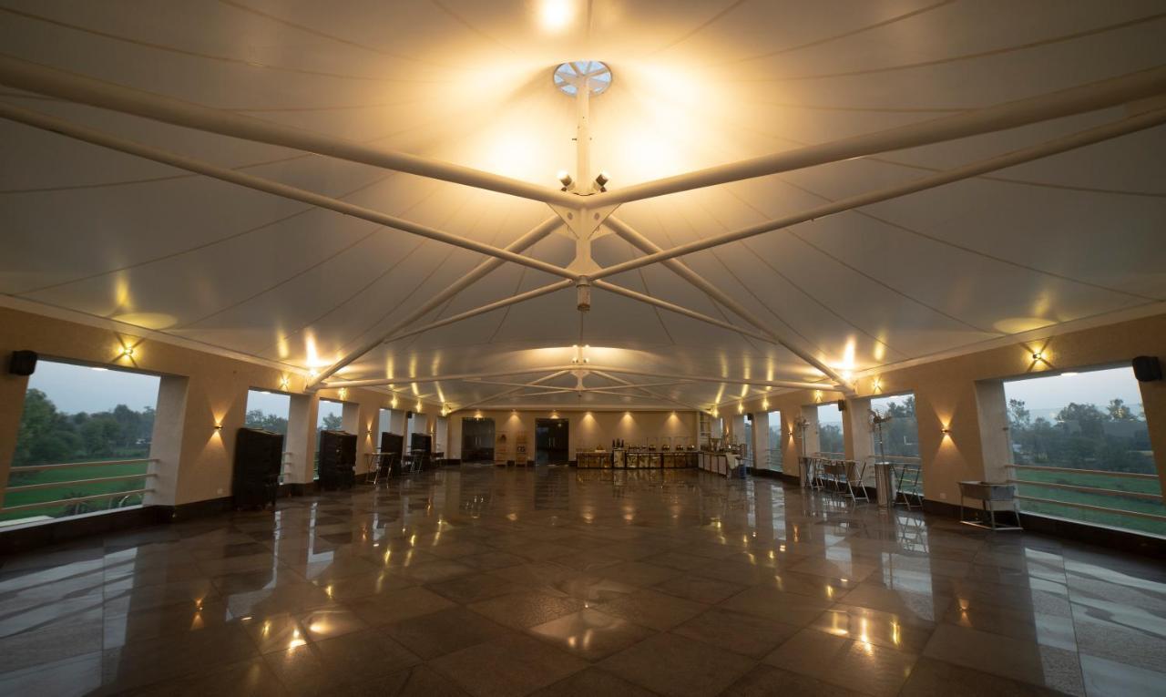 Hotel Rajhans Abhinandan Bhopal Exteriör bild