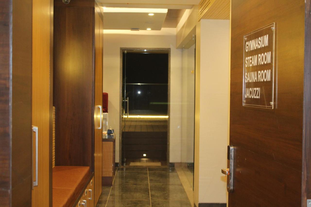 Hotel Rajhans Abhinandan Bhopal Exteriör bild